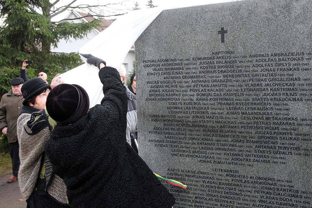 Memorialo žuvusiems karininkams atidengimas