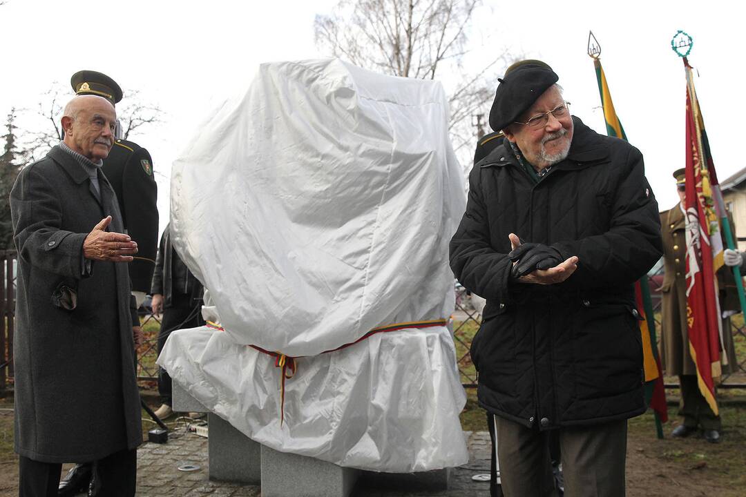 Memorialo žuvusiems karininkams atidengimas