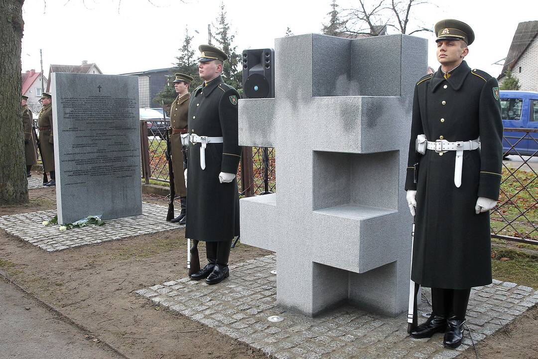 Memorialo žuvusiems karininkams atidengimas