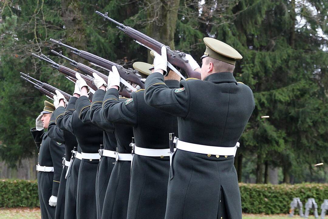 Memorialo žuvusiems karininkams atidengimas