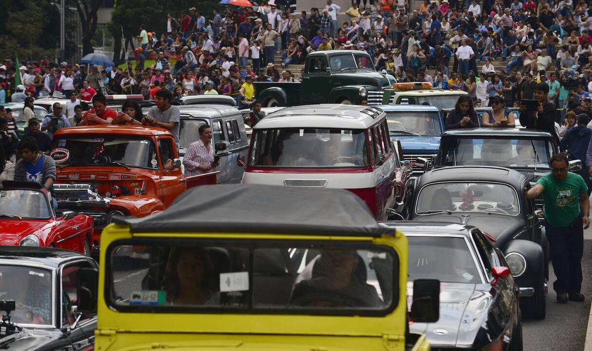 Klasikinių automobilių paradas Meksikoje