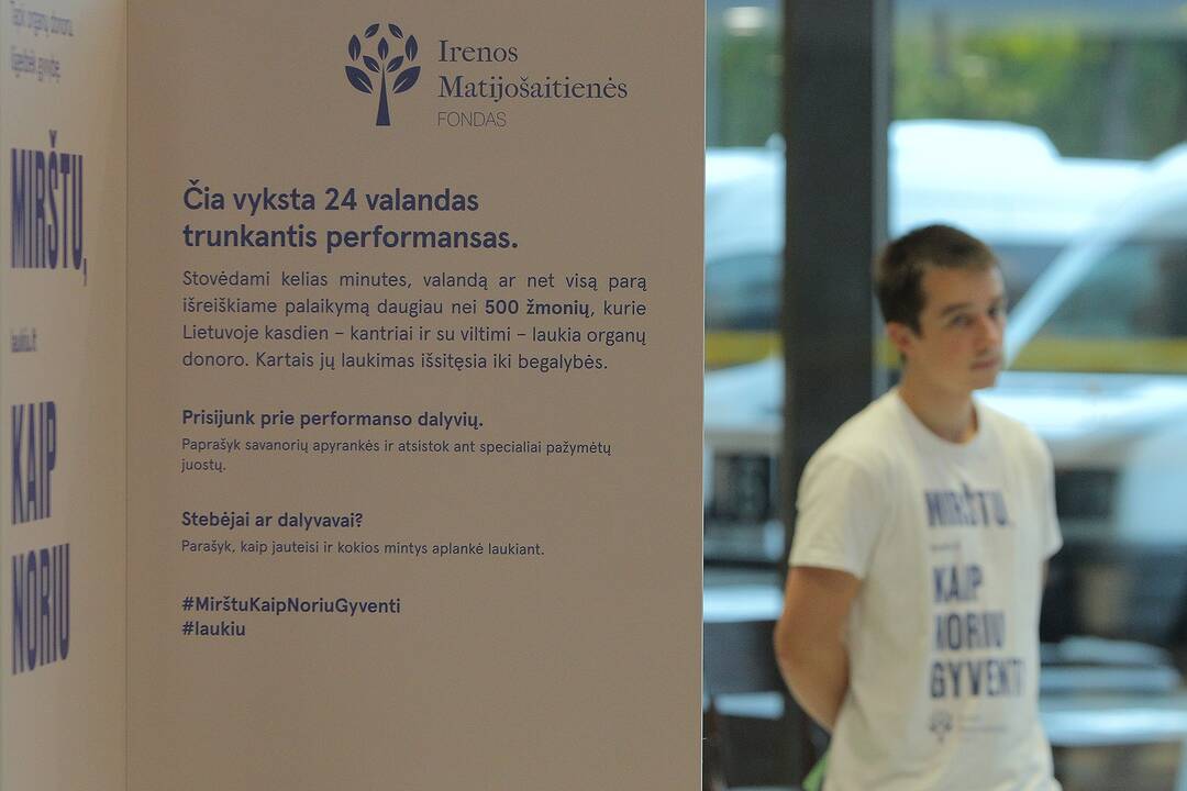 Performansas „Mirštu, kaip noriu gyventi“