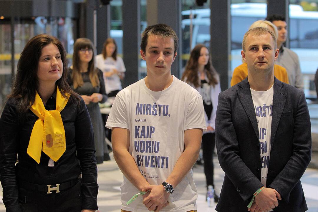 Performansas „Mirštu, kaip noriu gyventi“