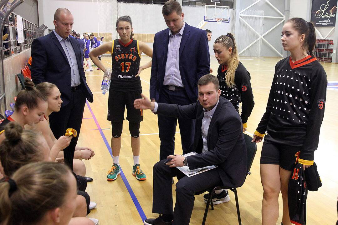 LMKL: „Sirenos“ – „Aistės“ 74:50