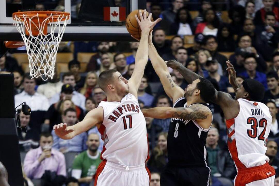 NBA: įspūdingas J. Valančiūno skrydis ir 5 iš eilės „Raptors“ pergalė