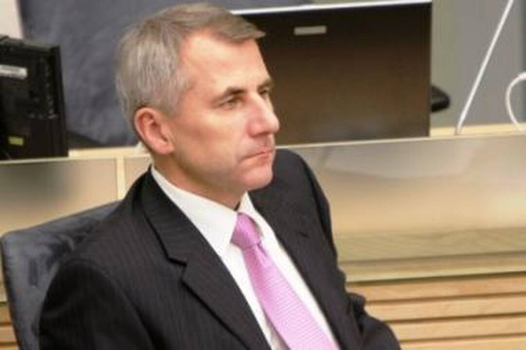 Finansų ministrė reprezentacijai neišleido nieko, V.Ušackas - beveik 9000 litų
