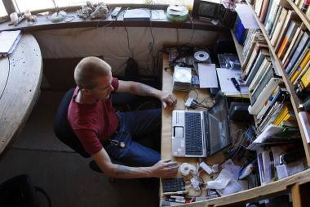 Policija perspėja: internetiniai sukčiai nesnaudžia