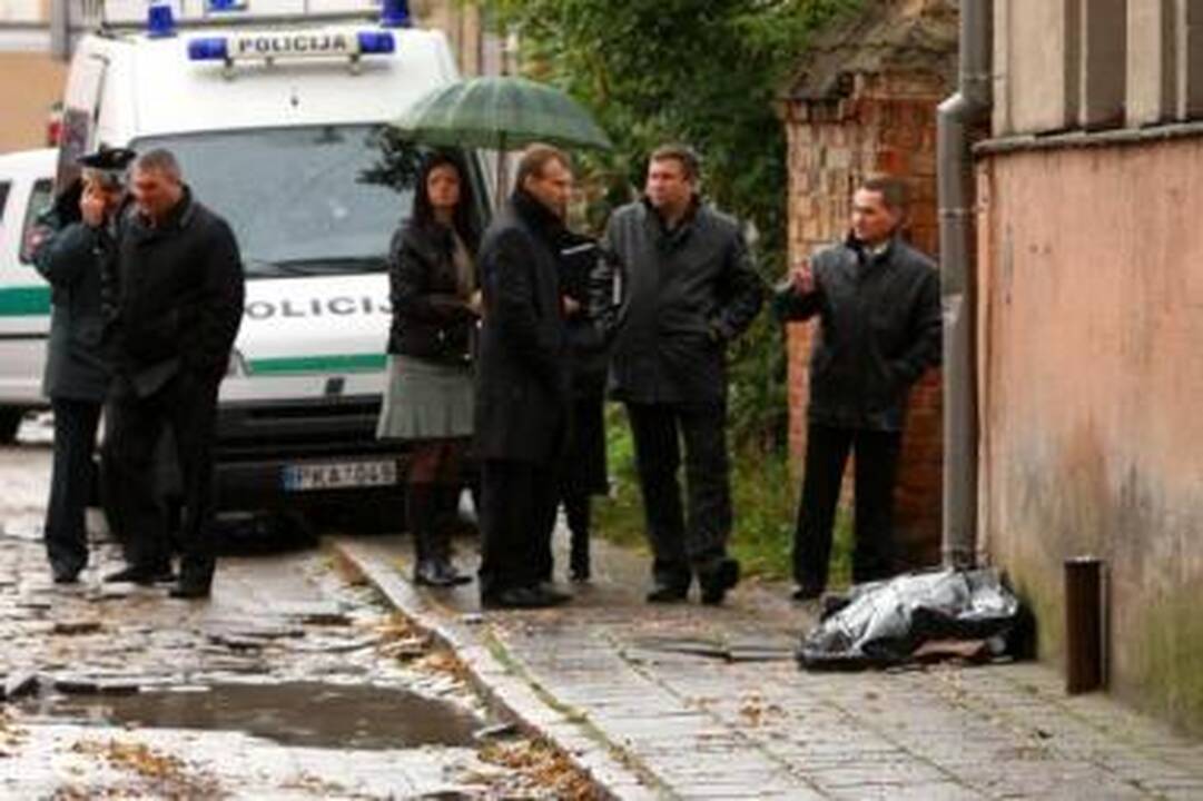 D.Kedžio tėvų namuose atliekamos kratos