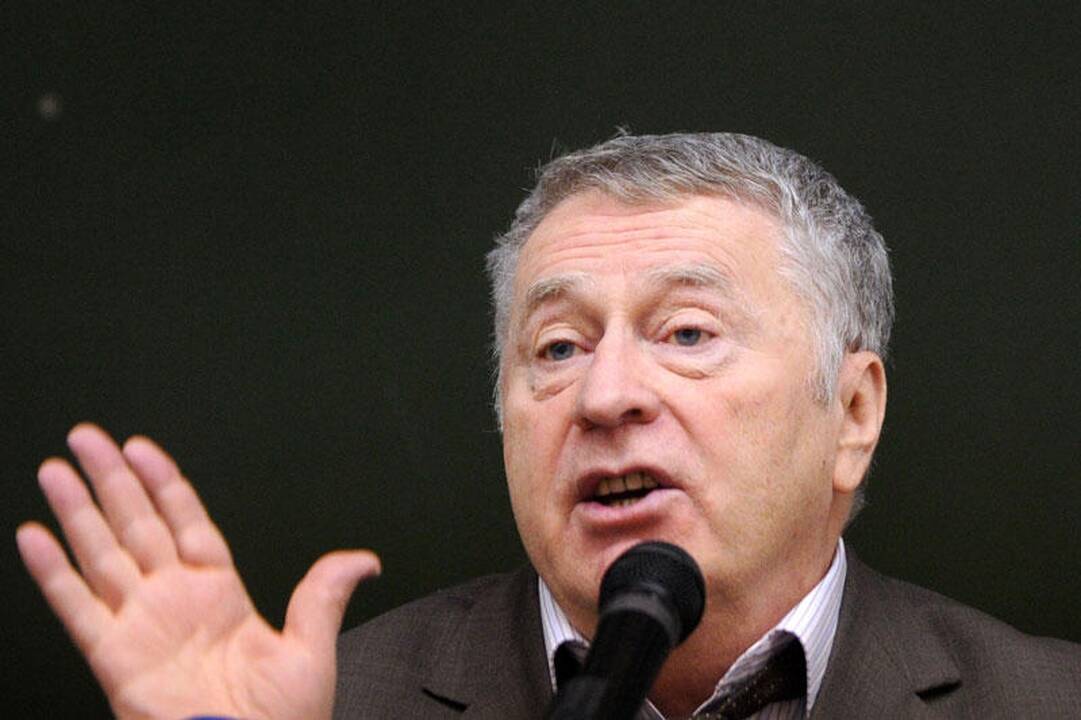 Žirinovskis siūlo rezervuoti vietą mauzoliejuje Ziuganovui