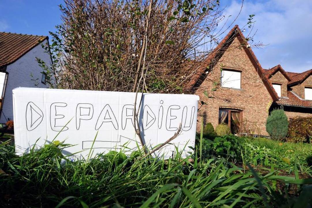 Prancūzijos kino žvaigždė G. Depardieu persikėlė į Belgiją