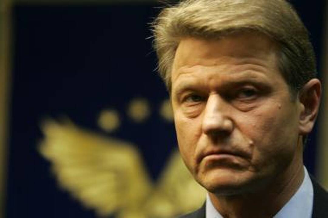 Diplomatinis pasas iš R.Pakso nebus atimtas