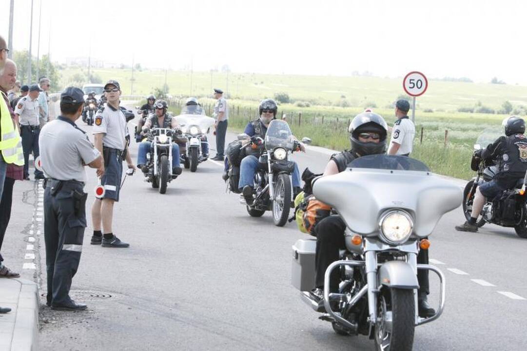 Baikerių nuotykiai sąskrydyje (papildyta)