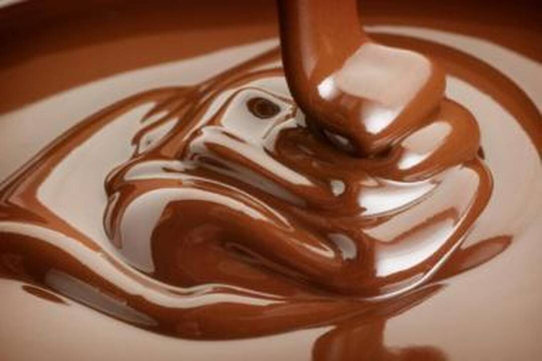Brangsta pienas ir šokoladas