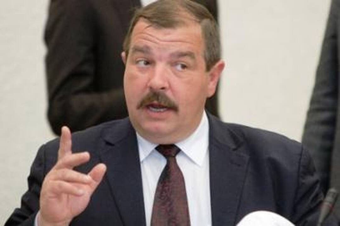 Profesinių sąjungų konfederacijos vadovu perrinktas A.Černiauskas