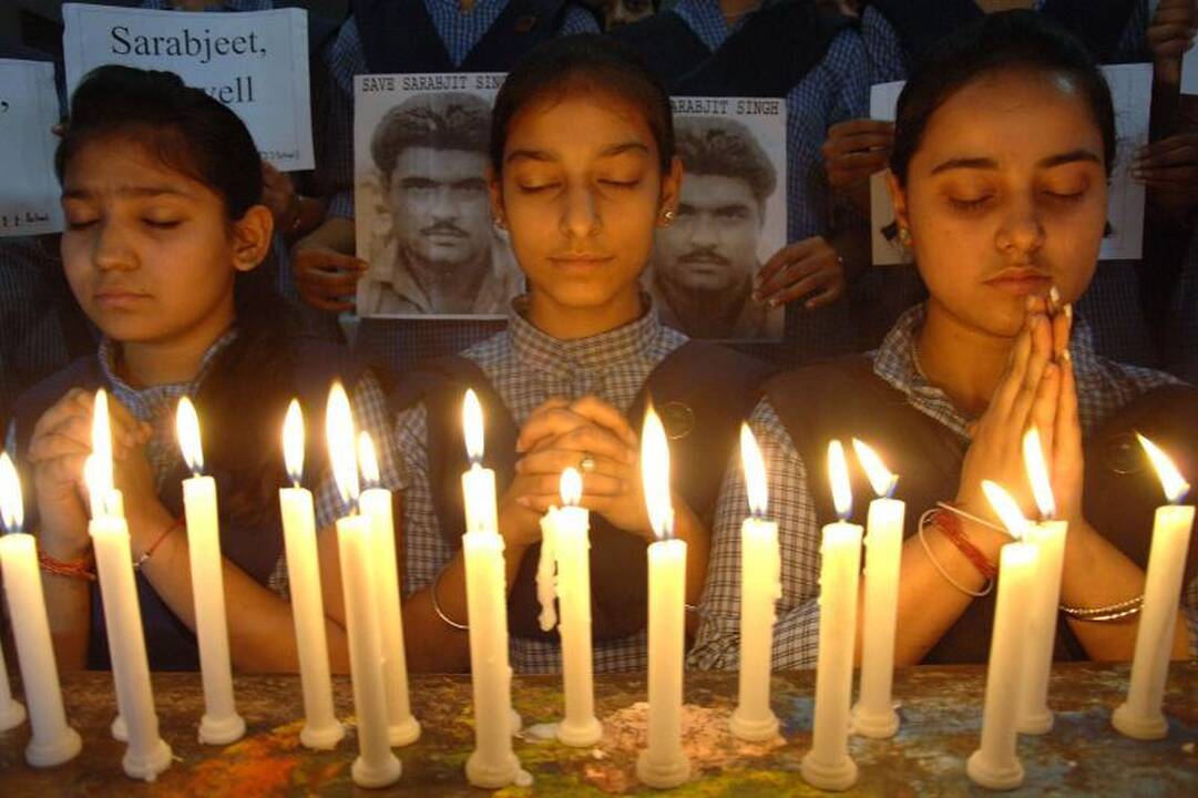 Indijos šnipas mirė po išpuolio Pakistano kalėjime