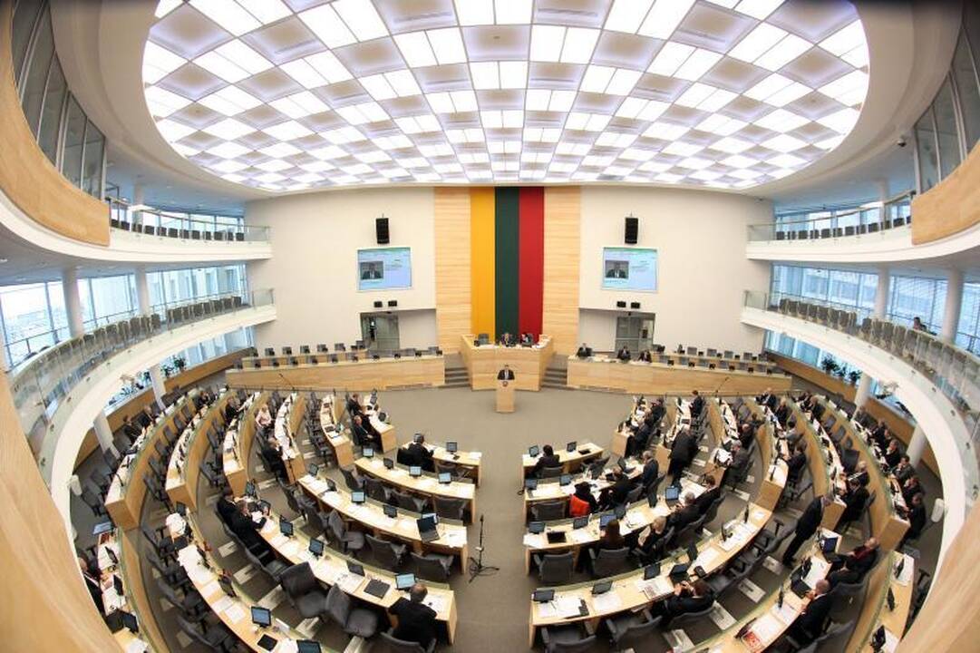 Neeilinėje sesijoje žada skubiai išspręsti aukštojo mokslo klausimus