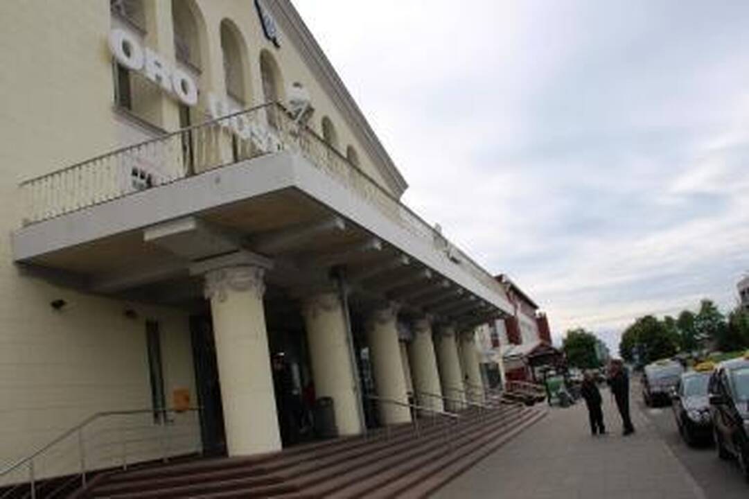 Į Vilniaus oro uostą - traukiniais