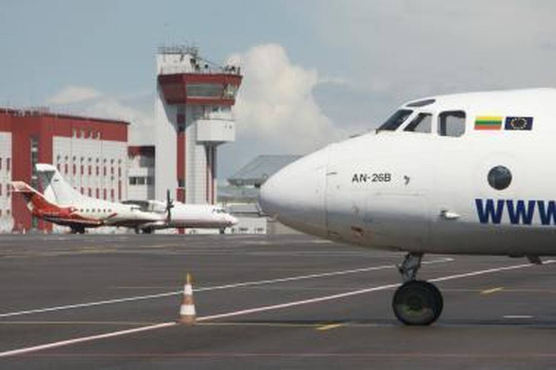 „Star1 Airlines” neigia ieškanti pirkėjų