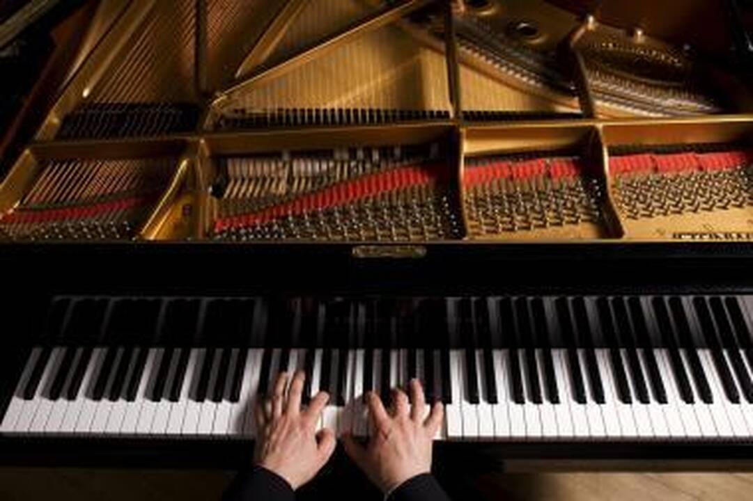 Kauno filharmonijoje - pianisto A.Gryniuko koncertas