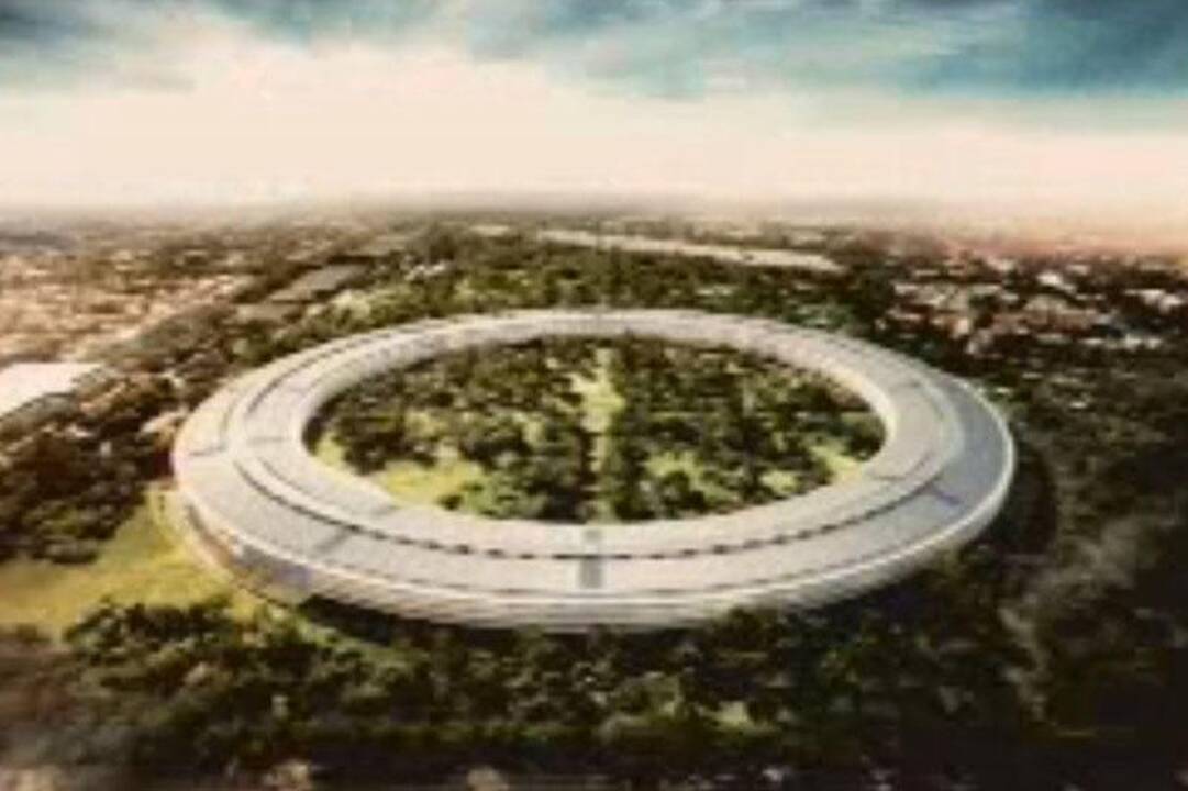 Kosminį laivą primenantis milžiniškas „Apple“ pastatas darbuotojams