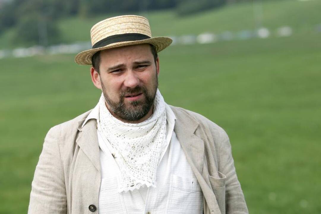 Keistuolių teatras naująjį sezoną pradeda šviesiomis mintimis