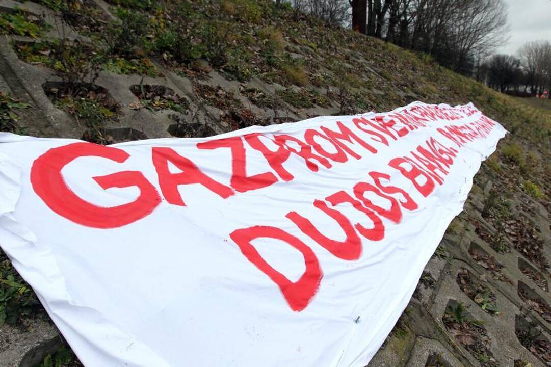 Ministerija „Lietuvos dujų“ prašo pasiaiškinti dėl „Gazprom“