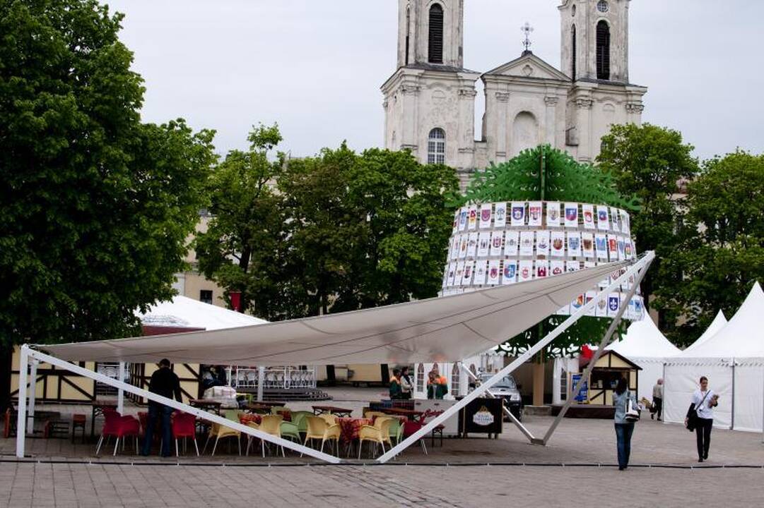 Hanzos dienų pradžia pakvipo tarptautiniu skandalu