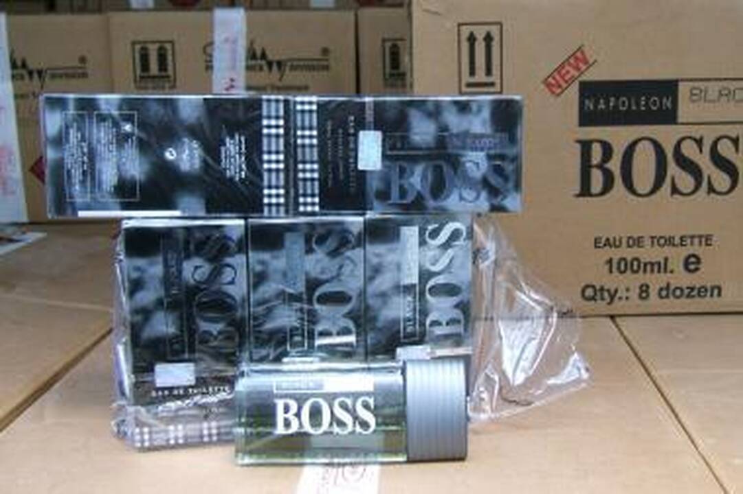 Klastoti kvepalai išpilti lauk