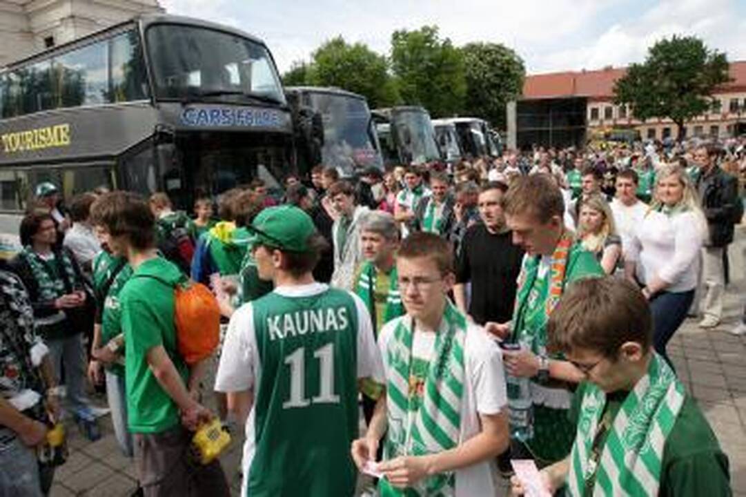 „Žalgirio“ fanai išlydėti į lemiamas LKL finalo rungtynes