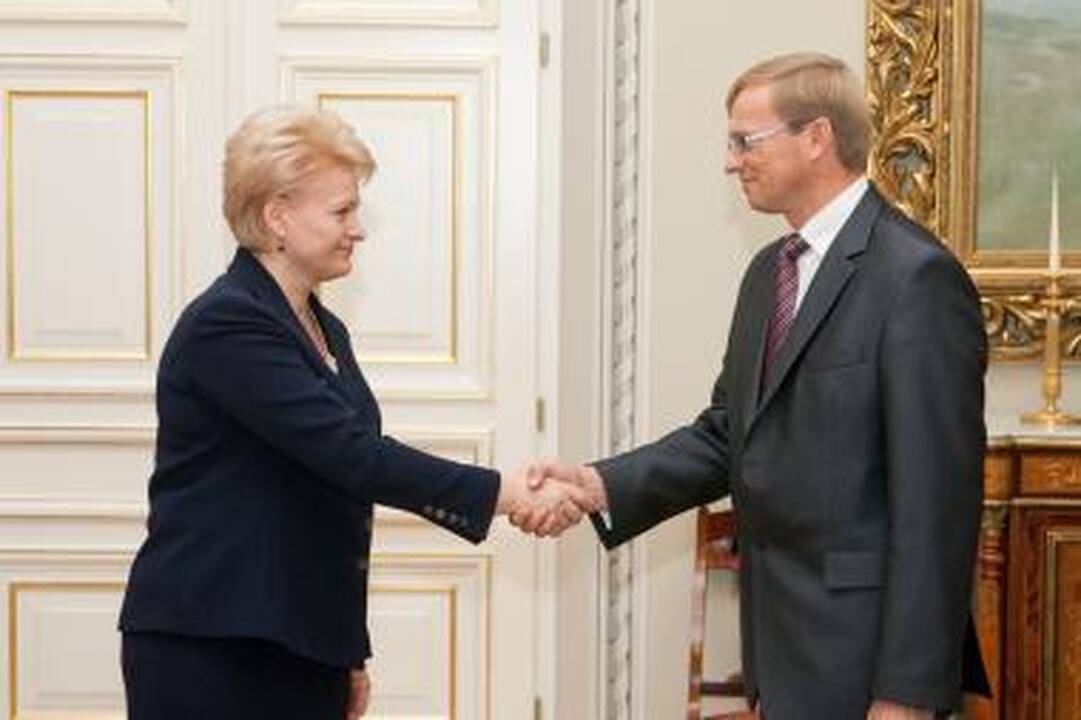 Prezidentūra nepatvirtina, kad A.Valantinas melavo valstybės vadovei
