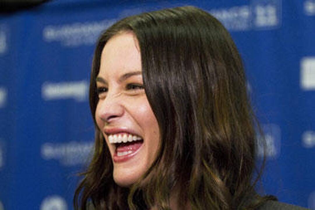 Liv Tyler su senele ruošiasi išleisti elgesio vadovėlį