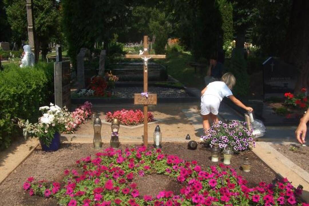 Klonio gatvės sergėtojai saugo ir D.Kedžio kapą