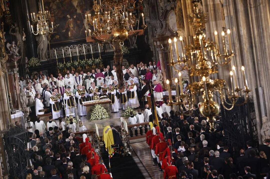 Palaidotas paskutinis Austrijos-Vengrijos imperatoriaus sūnaus