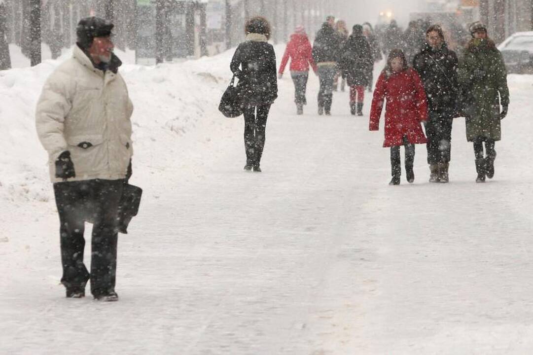 Dar viena šalčio auka – Alytuje mirė prie parduotuvės rastas vyras
