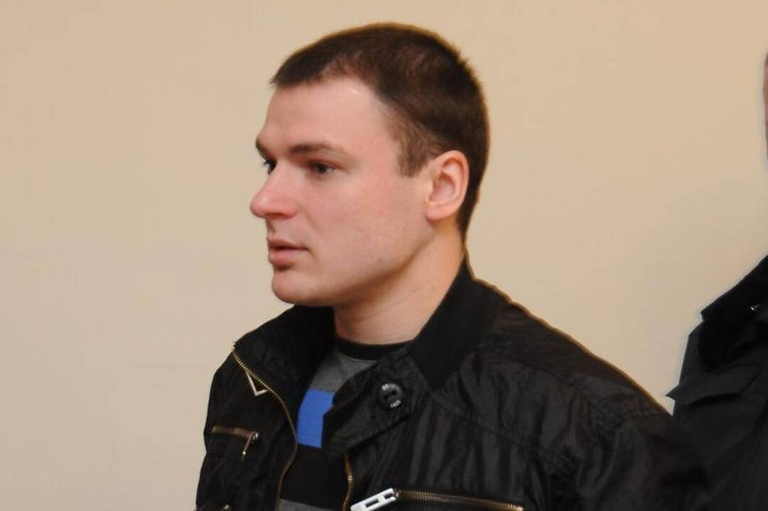 E.Voitechovskis suklupo antroje kovoje  