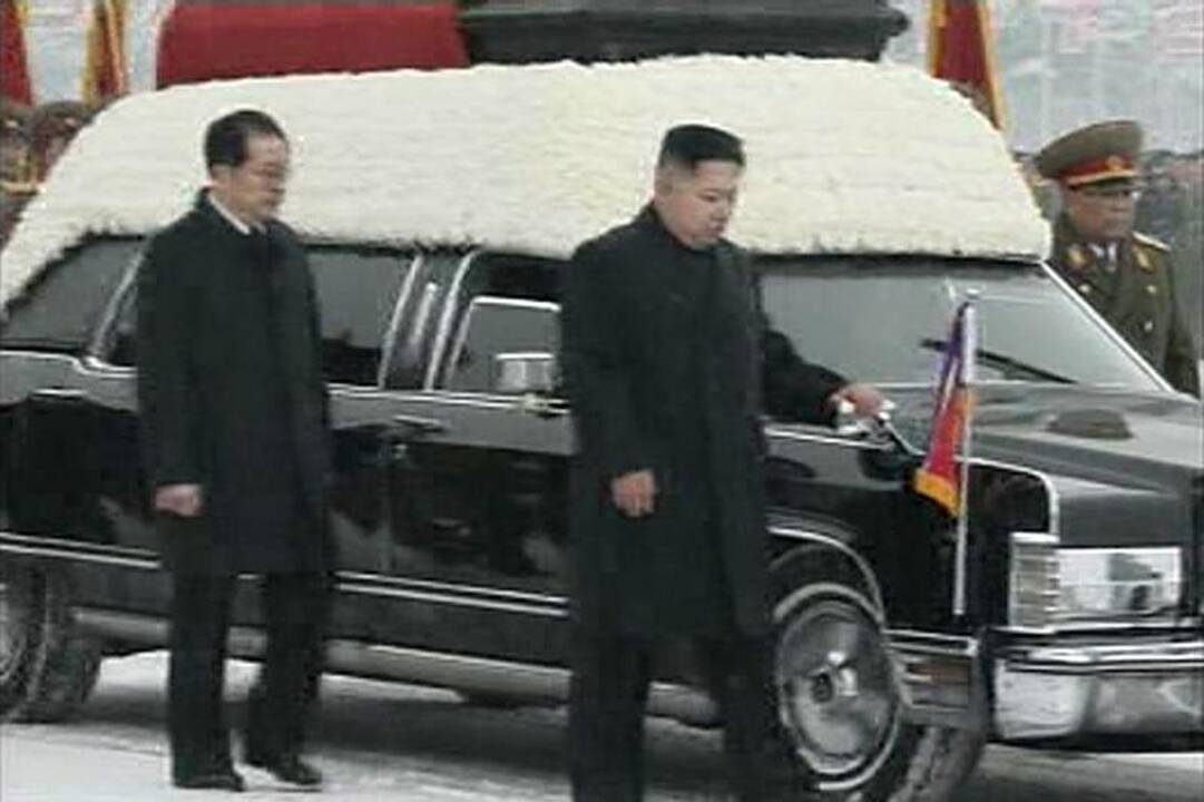 Šiaurės Korėjoje laidojamas Kim Jong Ilas