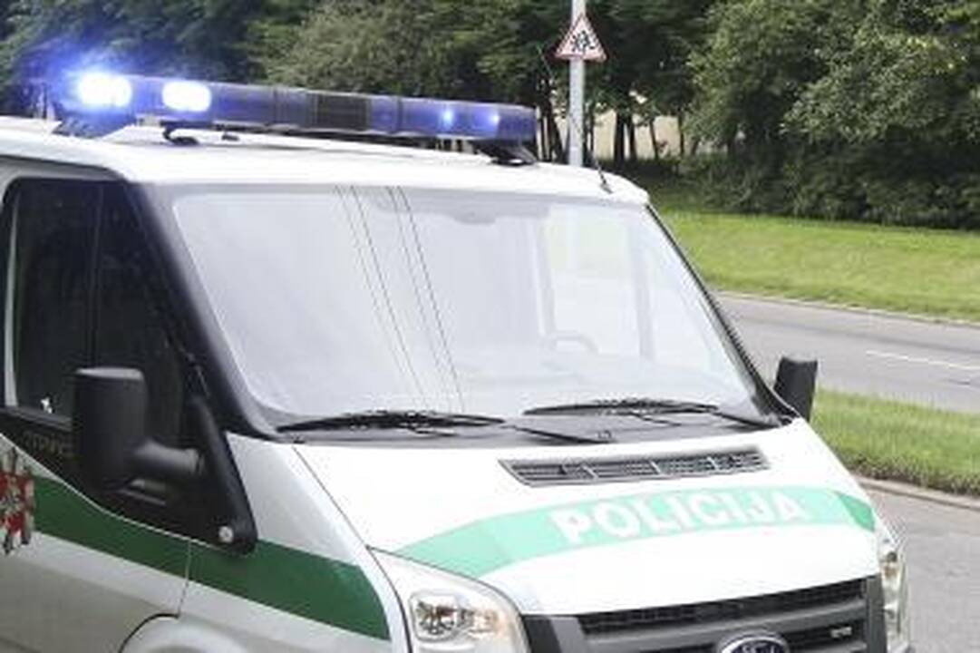 Rekordiškai girtas kaunietis mėgino papirkti pareigūnus
