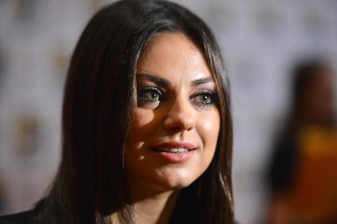 M.Kunis kartu su dešimt kitų žmonių teko gelbėti iš lifto