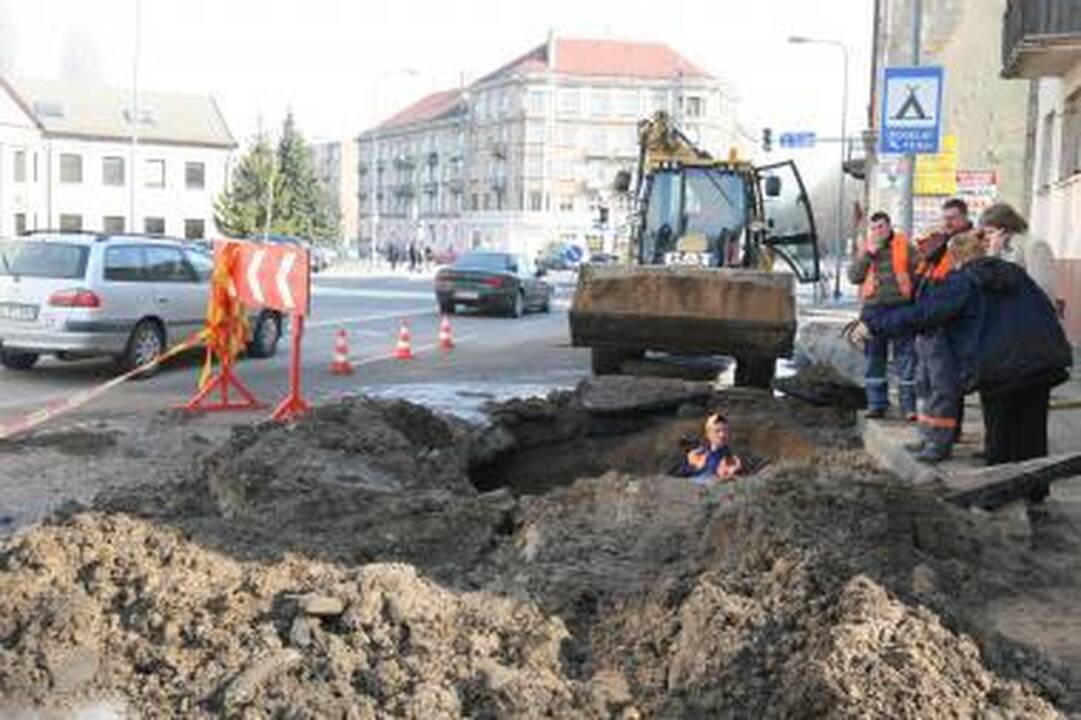 Vandentiekio avarija Minijos gatvėje sukėlė spūstis