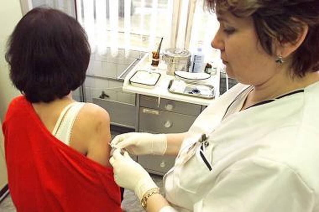 Pernai erkiniu encefalitu užsikrėtė tris kartus daugiau žmonių