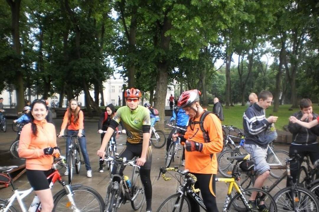 "Kritinė masė": ragino dviratininkus pasirūpinti savo saugumu kelyje