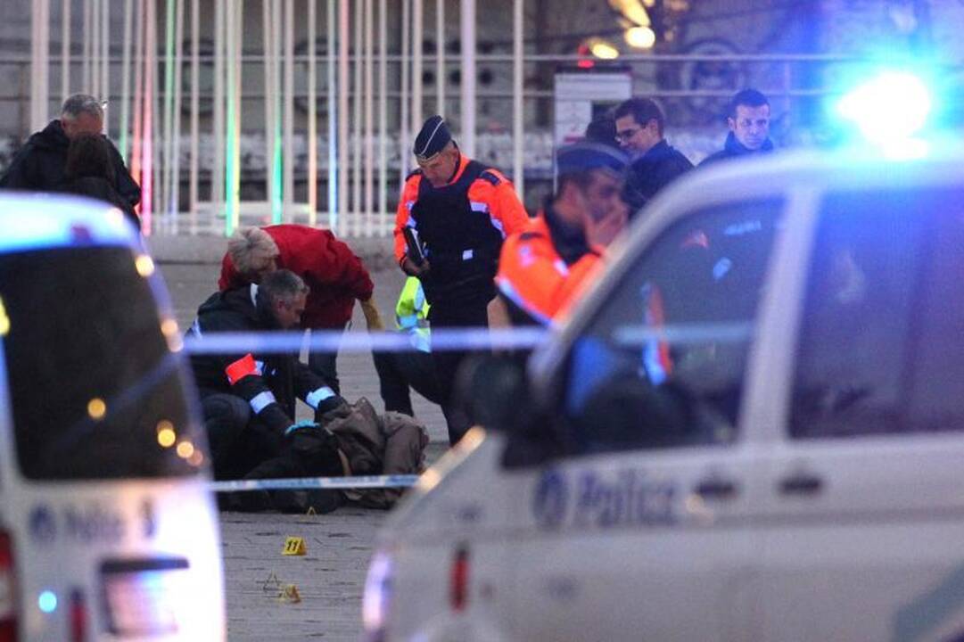 Belgijos miesto centre - mirtini sprogimai ir šūviai (atnaujinta)