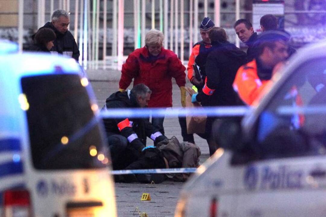 Belgijos miesto centre - mirtini sprogimai ir šūviai (atnaujinta)