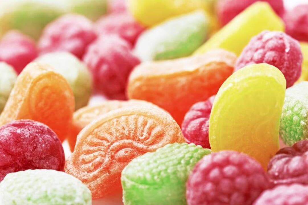 Moksleivis iš Ukrainos saldumynams išleido per 3 tūkst. dolerių 