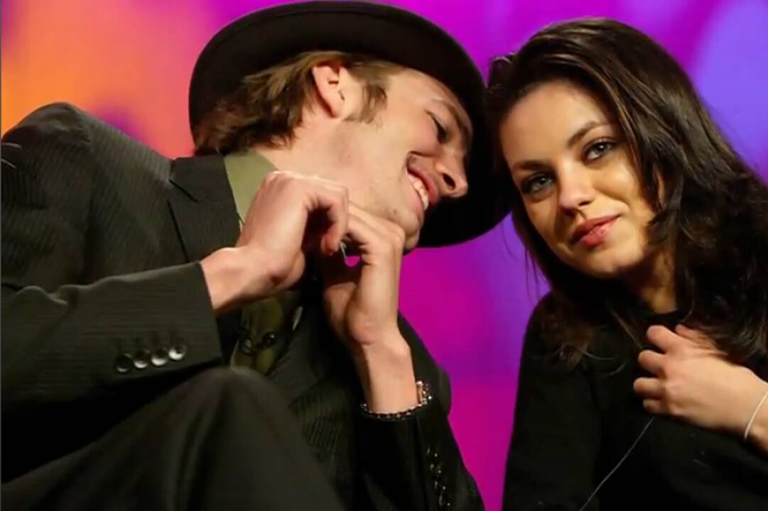 Ashtonas Kutcheris ir Mila Kunis per vakarėlį bučiavosi 