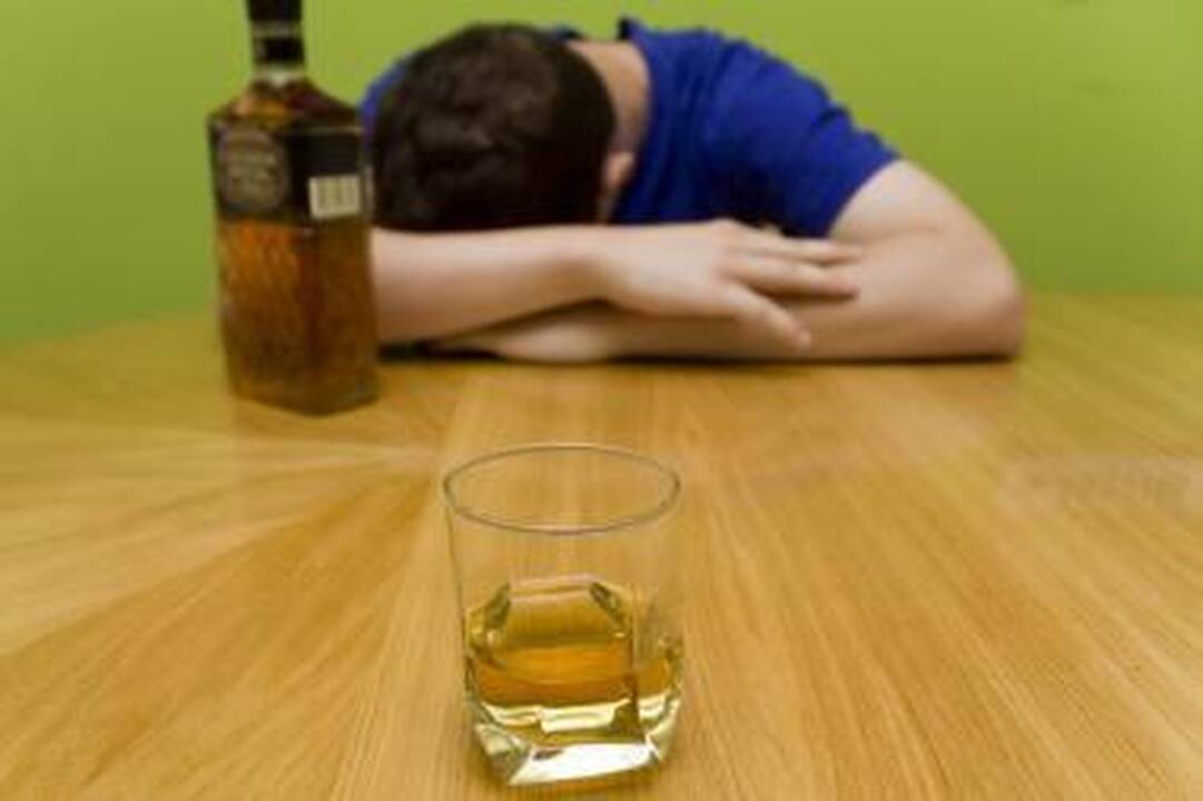 Toksikologas: Lietuvoje užaugo tautinių alkoholikų karta