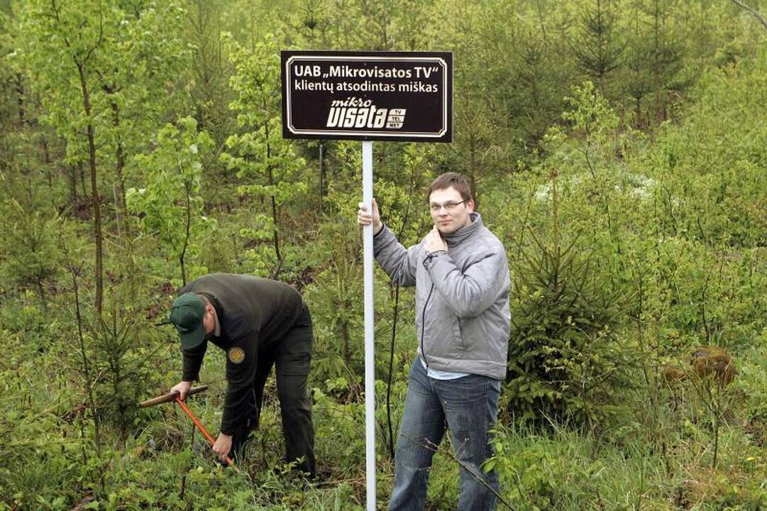 Šalia Kauno sužaliuos „Mikrovisatos“ klientų miškelis