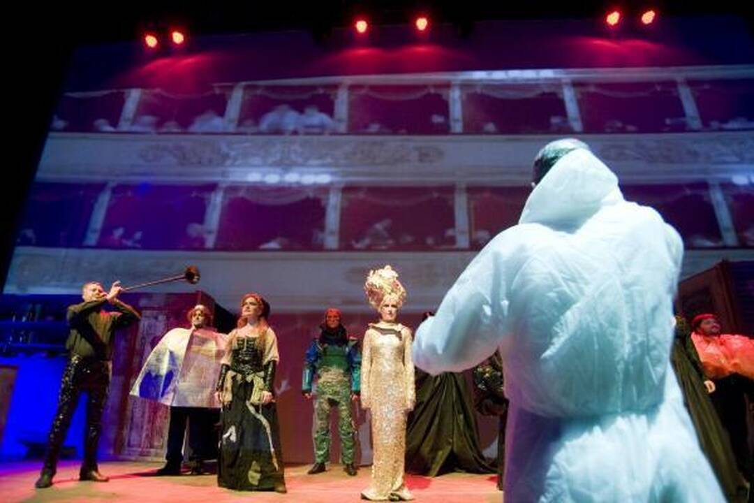 Bohemiečiai Kaune: anšlagas „Pergalės“ angare