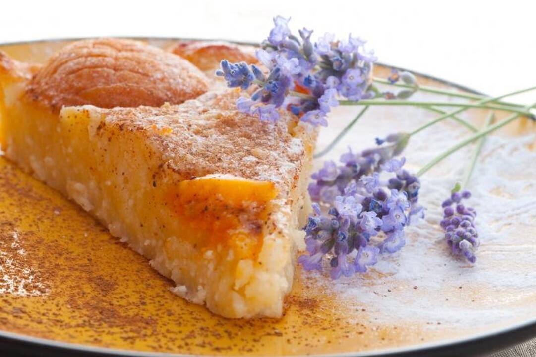 Trupininis pyragas su varške ir obuoliais