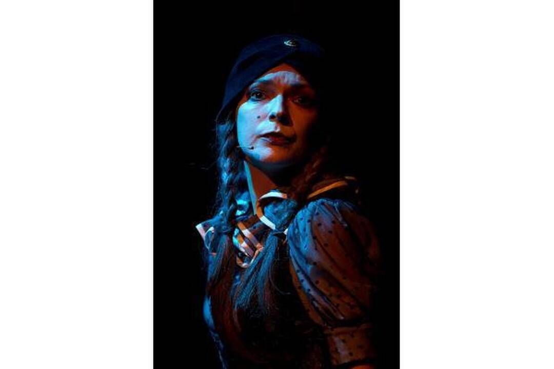 Keistuolių teatre išdalinti "Zenonai"
